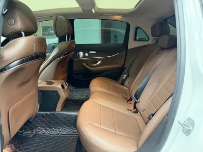 Mercedes-Benz E-Class 2020, 120000 км, за 24984.8 USD