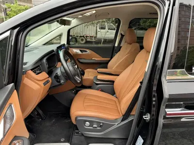 Hongqi Hongqi HQ9 PHEV 2024, 33000 км, за 27888.68 USD