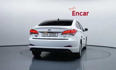 Hyundai i40 2015, 85951 км, за 3934.58 USD