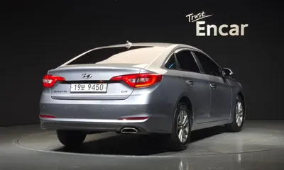 Hyundai Sonata 2015, 205693 км, за 3882.74 USD