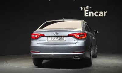 Hyundai Sonata 2015, 205693 км, за 3882.74 USD