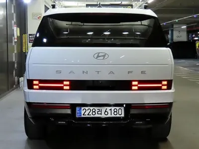 Hyundai Santafe 2025, 9887 км, за 25594.07 USD