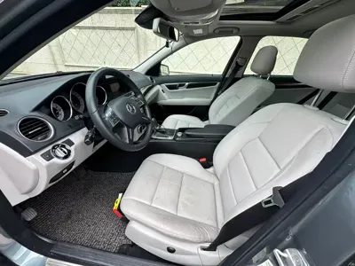 Mercedes-Benz C-Class 2012, 81000 км, за 5135.43 USD