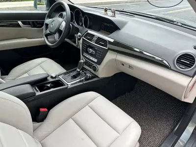 Mercedes-Benz C-Class 2012, 81000 км, за 5135.43 USD - фото 7