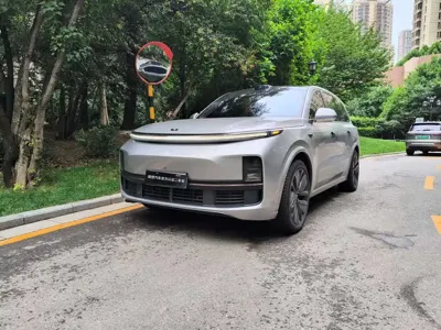 Li Auto Li L9 · 2023 год