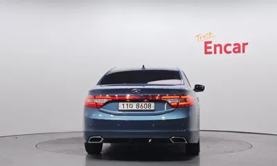 Hyundai Grandeur 2015, 126617 км, за 5960.26 USD
