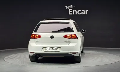 Volkswagen Golf 2015, 174737 км, за 5785.61 USD