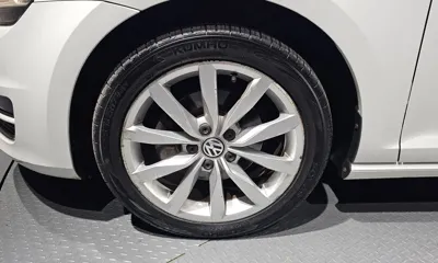 Volkswagen Golf 2015, 174737 км, за 5785.61 USD