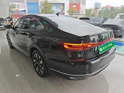 Volkswagen Passat 2022, 89900 км, за 16175 USD - фото 4