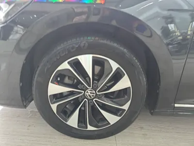 Volkswagen Passat 2022, 89900 км, за 16175 USD - фото 8