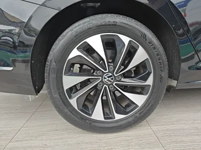 Volkswagen Passat 2022, 89900 км, за 16175 USD - фото 10