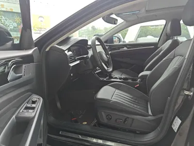 Volkswagen Passat 2022, 89900 км, за 16175 USD - фото 18
