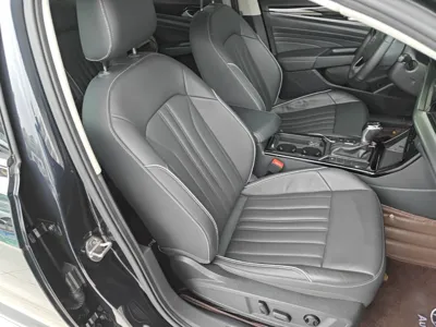 Volkswagen Passat 2022, 89900 км, за 16175 USD - фото 23