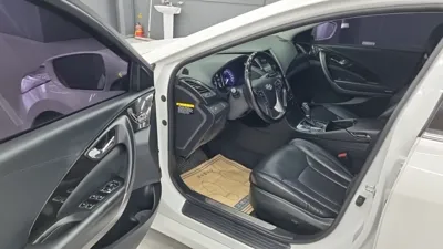 Hyundai Grandeur 2016, 171705 км, за 3610.35 USD - фото 7