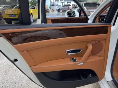 Bentley Flying Spur 2017, 75000 км, за 114771.17 USD - фото 13