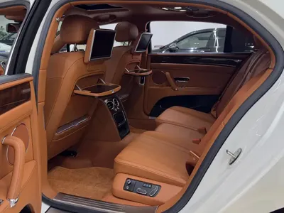 Bentley Flying Spur 2017, 75000 км, за 114771.17 USD - фото 14