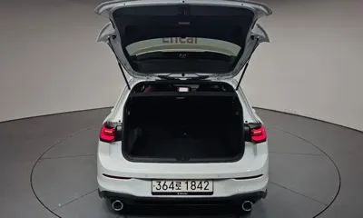 Volkswagen Golf 2024, 10865 км, за 24429.98 USD - фото 20
