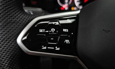 Volkswagen Golf 2024, 10865 км, за 24429.98 USD - фото 32