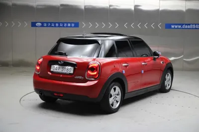 MINI Cooper 2018, 80500 км, за 6446.57 USD