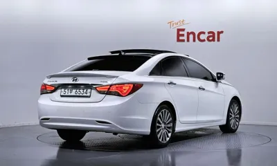 Hyundai Sonata 2013, 134772 км, за 4463.7 USD