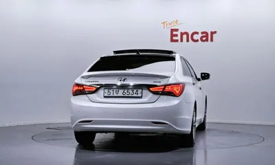 Hyundai Sonata 2013, 134772 км, за 4463.7 USD
