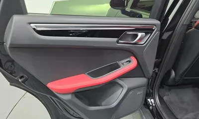 Porsche Macan 2021, 102399 км, за 30214.22 USD - фото 25