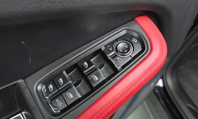 Porsche Macan 2021, 102399 км, за 30214.22 USD - фото 34