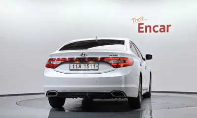 Hyundai Grandeur 2016, 70423 км, за 5593.54 USD