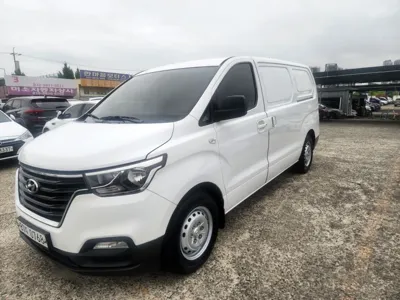 Hyundai Starex 2018, 95111 км, за 7025.77 USD