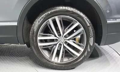 Volkswagen Tiguan 2020, 39151 км, за 18892.52 USD - фото 21
