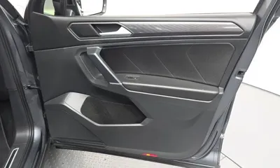 Volkswagen Tiguan 2020, 39151 км, за 18892.52 USD - фото 24