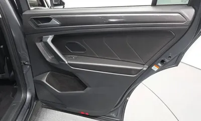 Volkswagen Tiguan 2020, 39151 км, за 18892.52 USD - фото 25