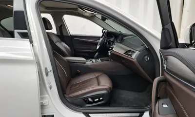 BMW 5-Series 2020, 81775 км, за 20152.29 USD - фото 11