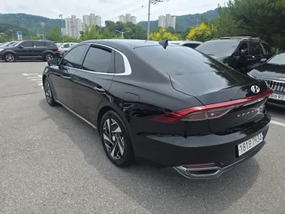 Hyundai Grandeur 2022, 77000 км, за 18376.53 USD