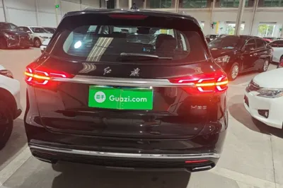 Hongqi HS5 2022, 27200 км, за 15688 USD