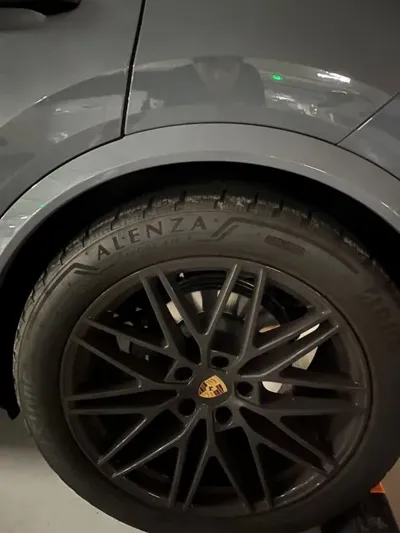Porsche Cayenne 2024, 9321 км, за 104886.05 USD