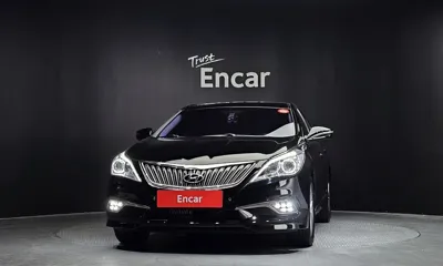 Hyundai Grandeur 2015, 92955 км, за 4860.74 USD