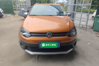 Volkswagen Polo 2016, 62100 км, за 6911 USD