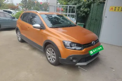 Volkswagen Polo 2016, 62100 км, за 6911 USD