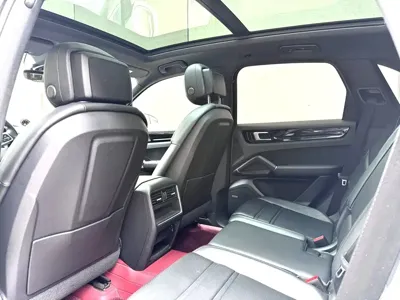 Porsche Cayenne 2021, 70000 км, за 61035.37 USD