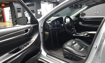 Hyundai Grandeur 2017, 110738 км, за 8391.89 USD - фото 10