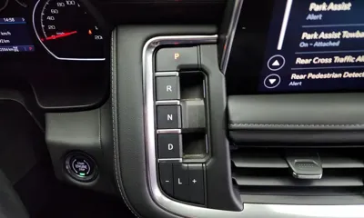 Chevrolet Surburban 2021, 32556 км, за 38688.9 USD - фото 9