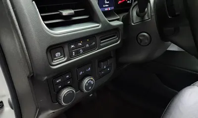 Chevrolet Surburban 2021, 32556 км, за 38688.9 USD - фото 17
