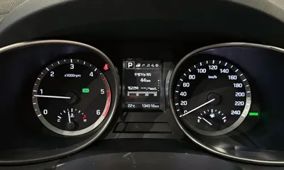 Hyundai Santafe 2016, 134516 км, за 7959.63 USD - фото 8