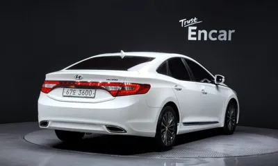 Hyundai Grandeur 2014, 116379 км, за 4690.56 USD