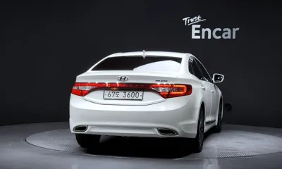 Hyundai Grandeur 2014, 116379 км, за 4690.56 USD