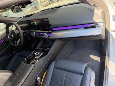 BMW 5-Series 2026, 393 км, за 57954 USD - фото 6
