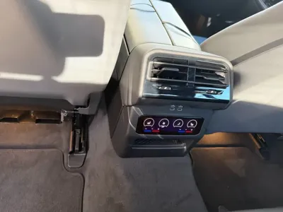 BMW 5-Series 2026, 393 км, за 57954 USD - фото 8