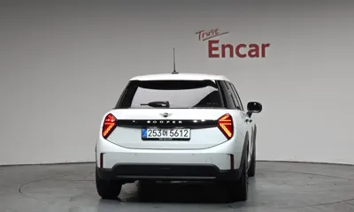 MINI Cooper 2025, 3475 км, за 20812.68 USD