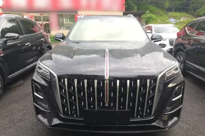 Hongqi HS5 2023, 35400 км, за 18154 USD